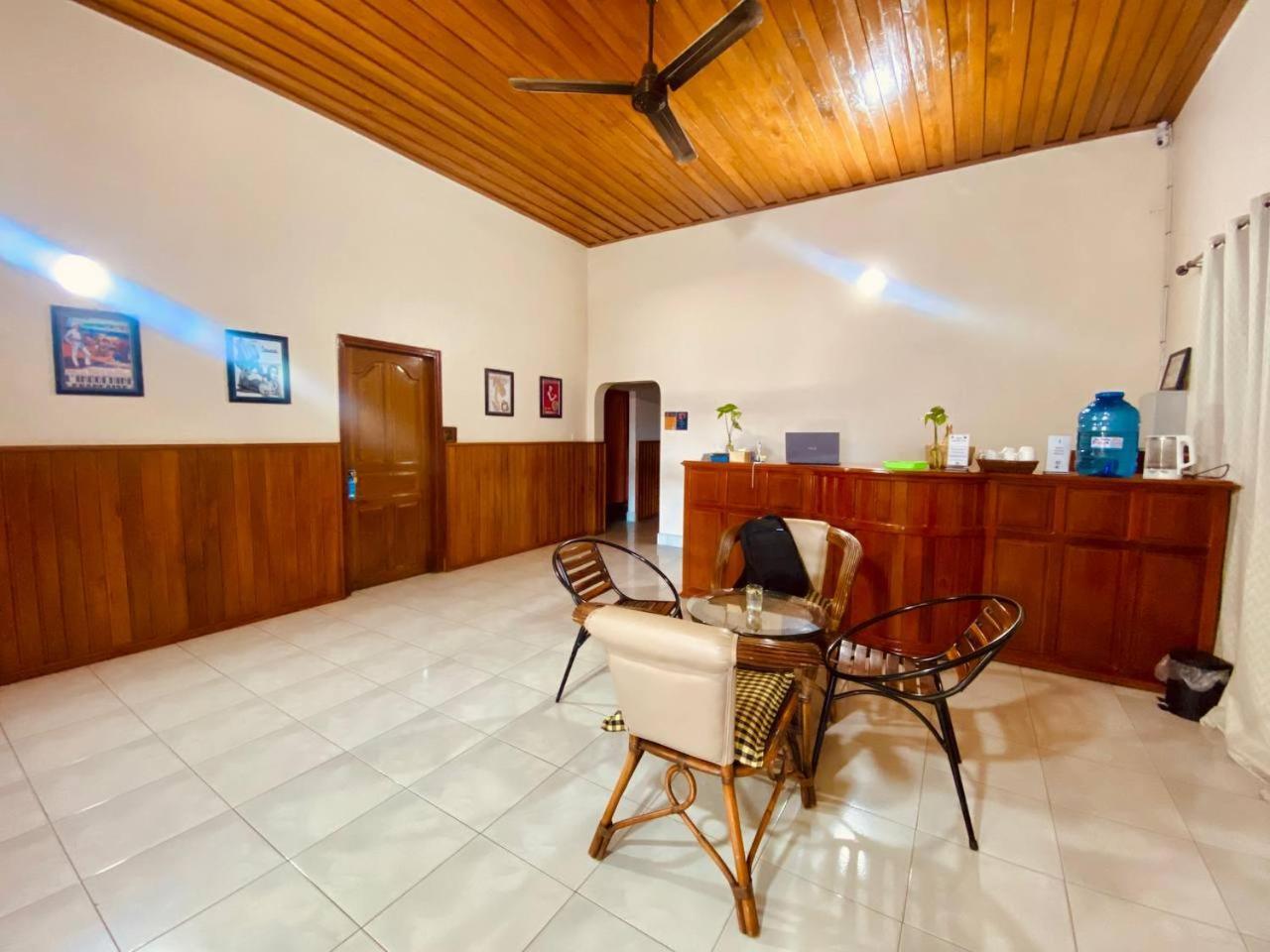 Ecran Riverfront Guesthouse Kampot Exteriér fotografie